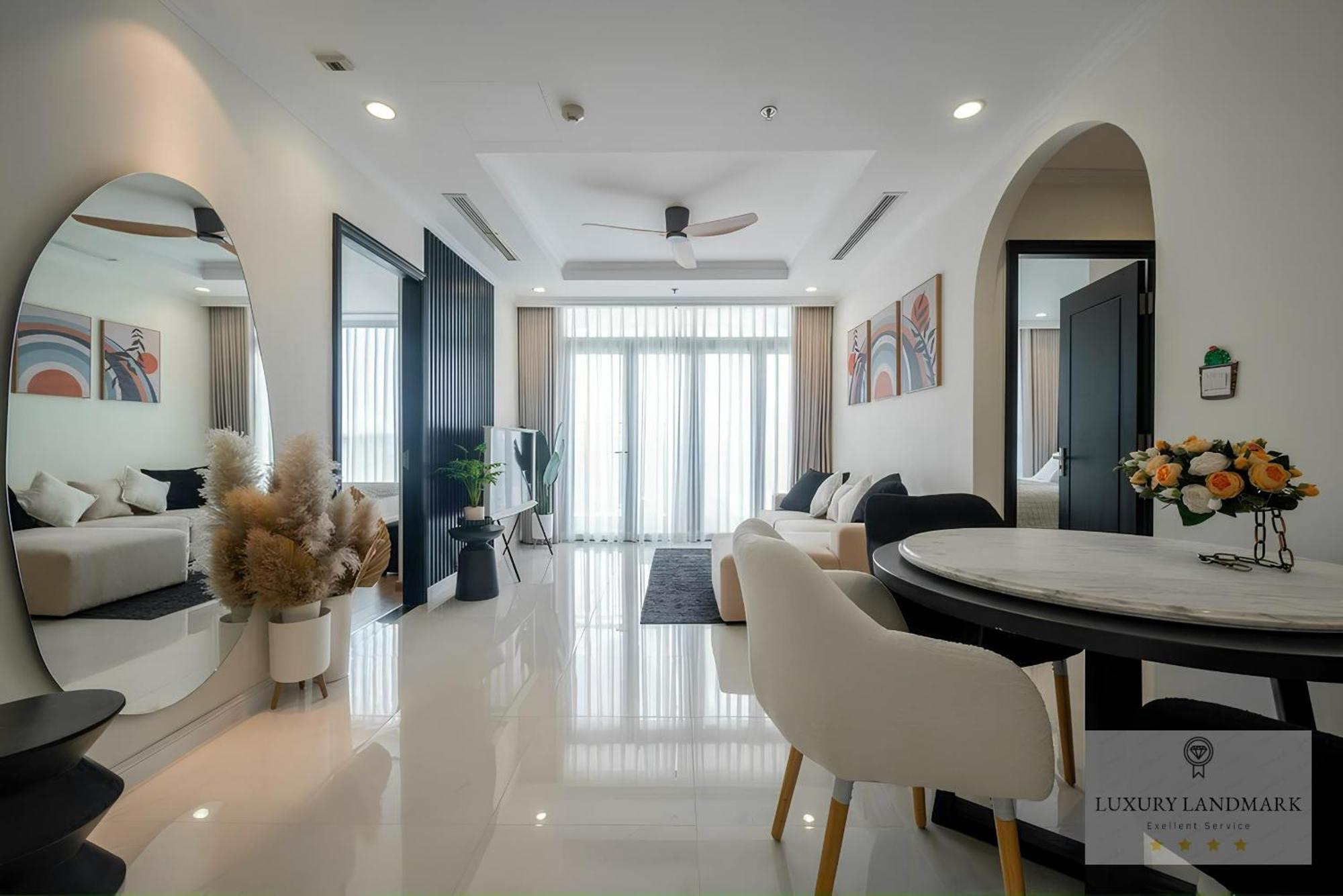 Appart hôtel Sky Park - Vinhomes Central Park 4*